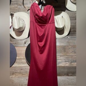 Bella&Bloom dress large size 10 in the color Burgundy